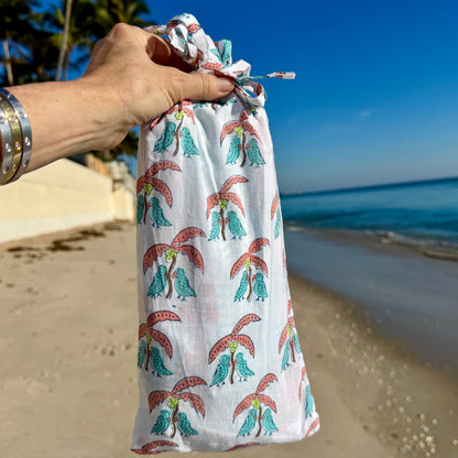 Gabbing Parrots Sarong