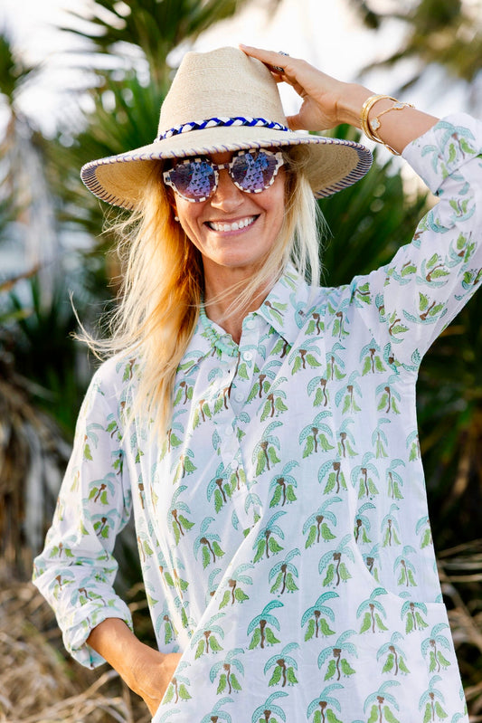 Gabbing Parrots Short Cover Up